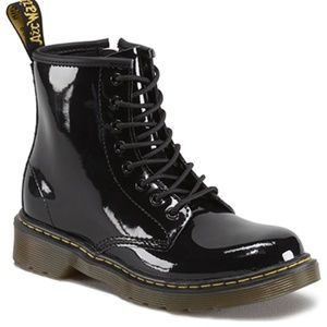 Patent Black 1460 lace up doc dr. martens
